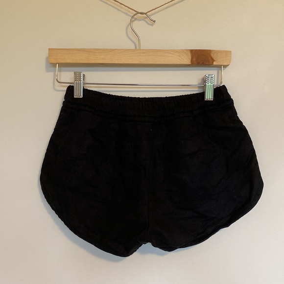 Aritzia Community Shorts - Picture 2 of 3